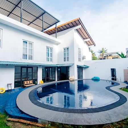 Hotel One Sixty Dehiwala-Mount Lavinia Bagian luar foto