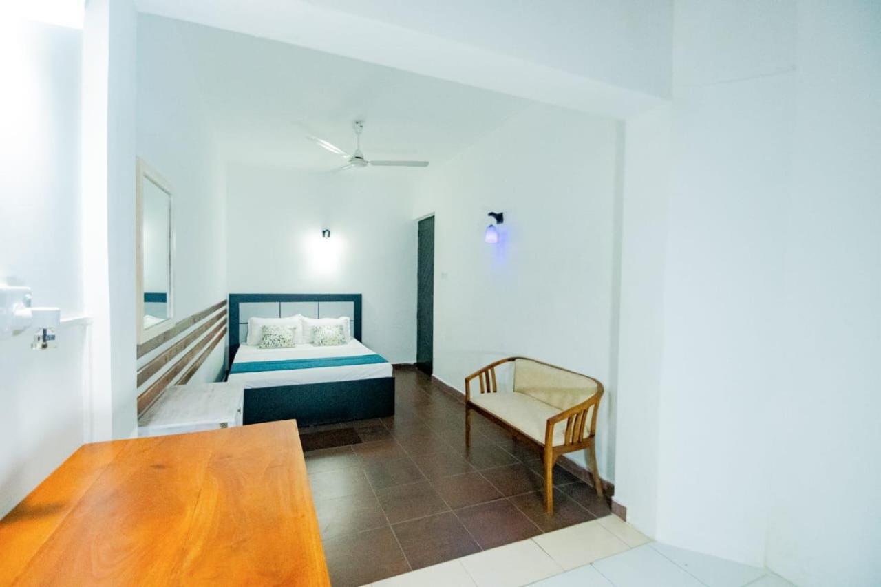 Hotel One Sixty Dehiwala-Mount Lavinia Bagian luar foto