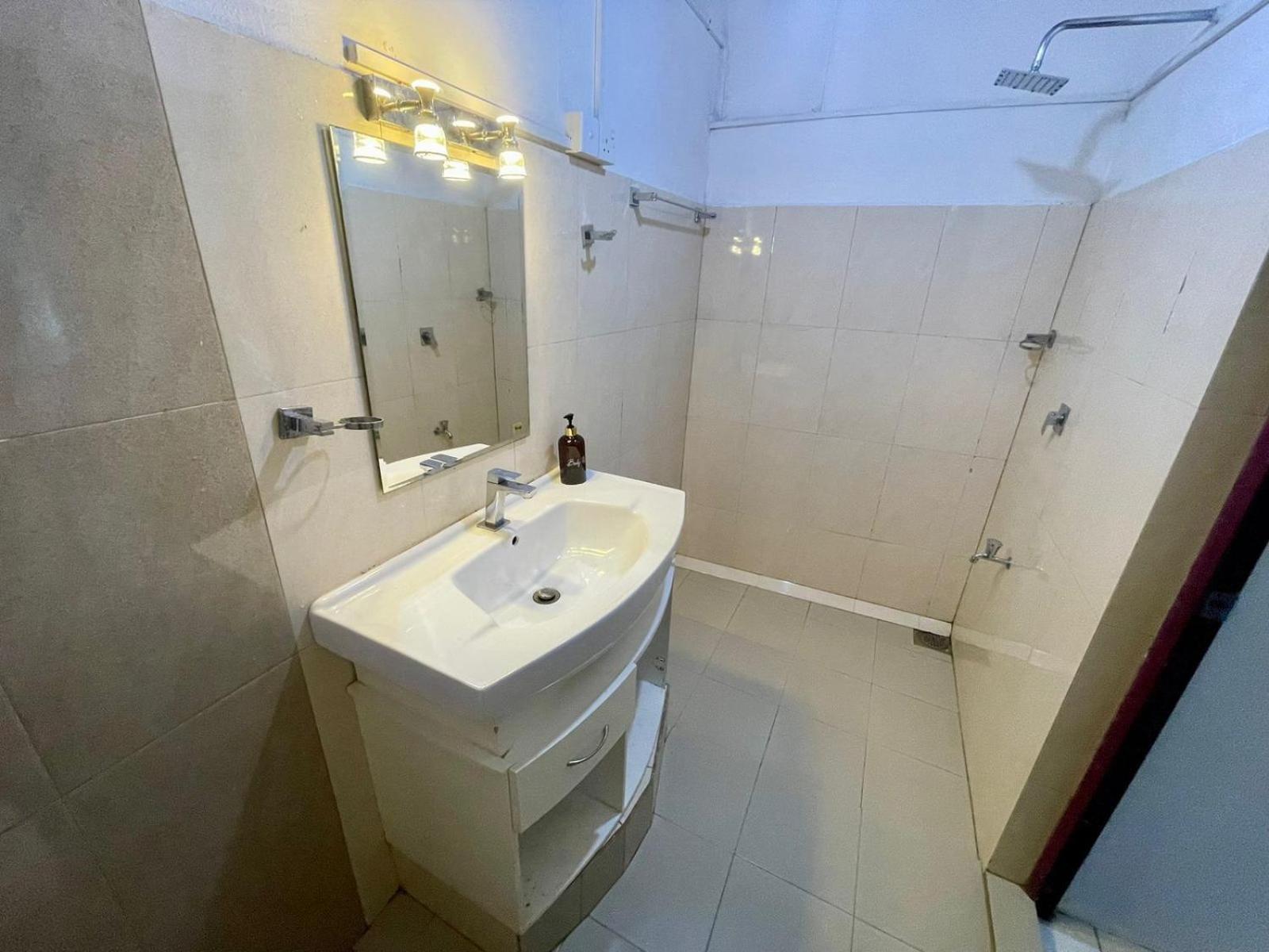 Hotel One Sixty Dehiwala-Mount Lavinia Bagian luar foto