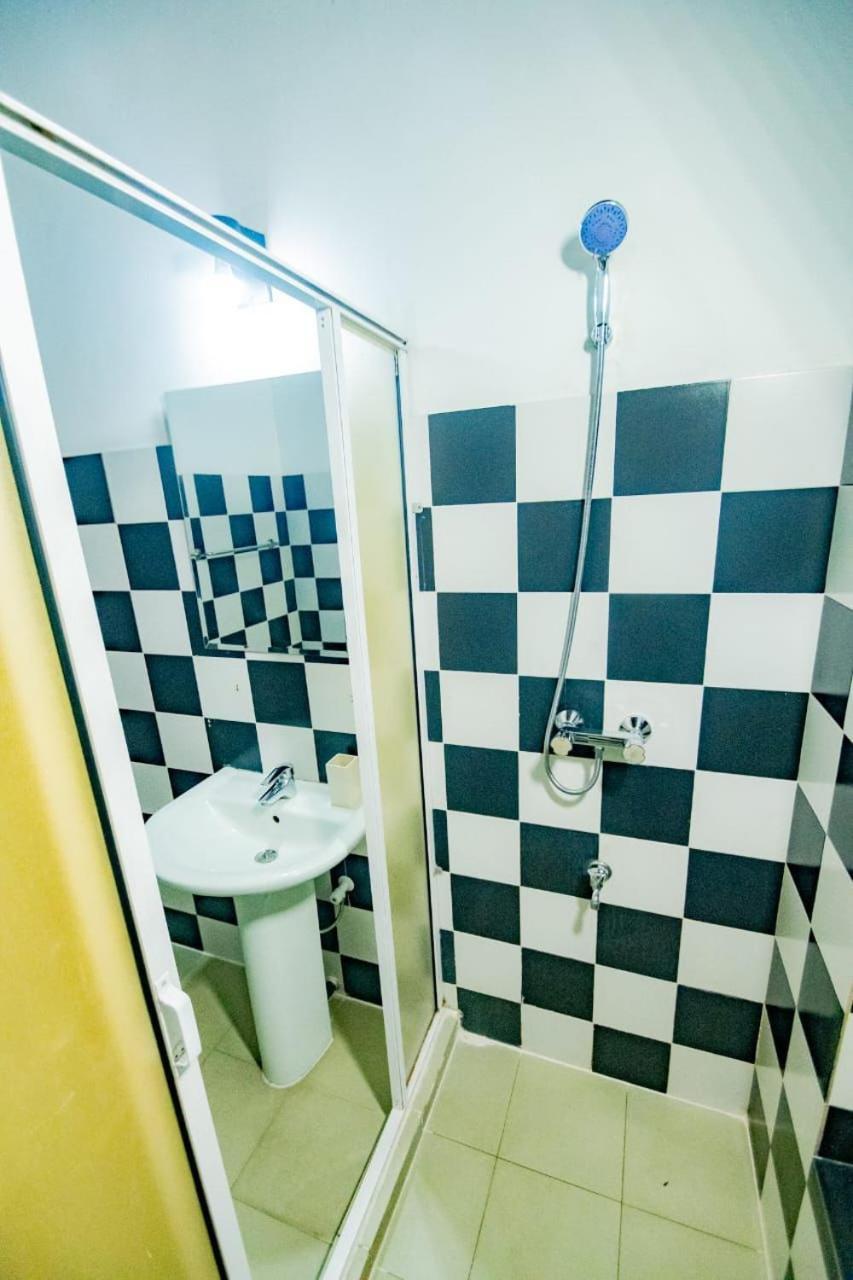 Hotel One Sixty Dehiwala-Mount Lavinia Bagian luar foto